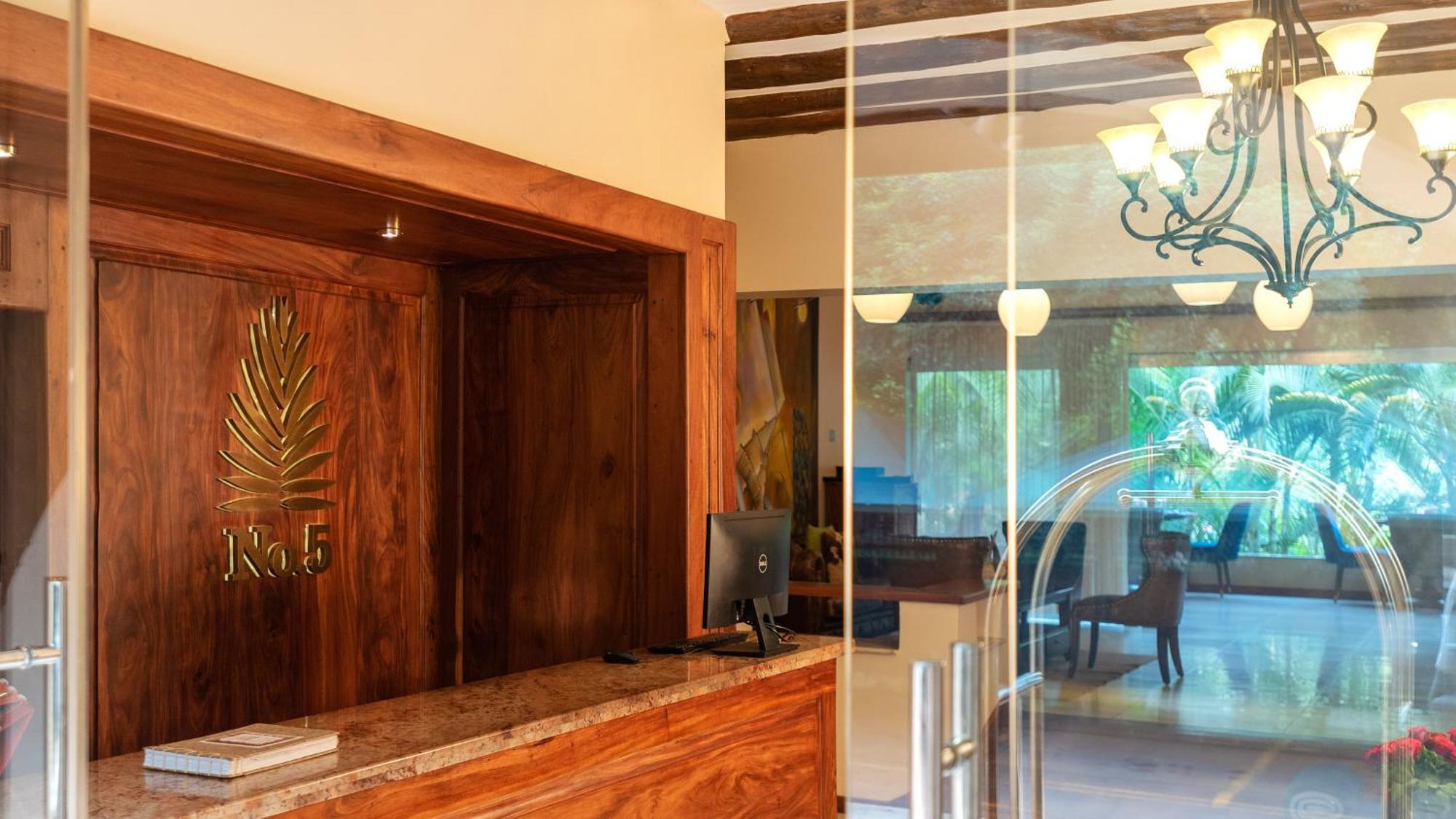 No 5 Boutique Hotel Limited Entebbe Esterno foto