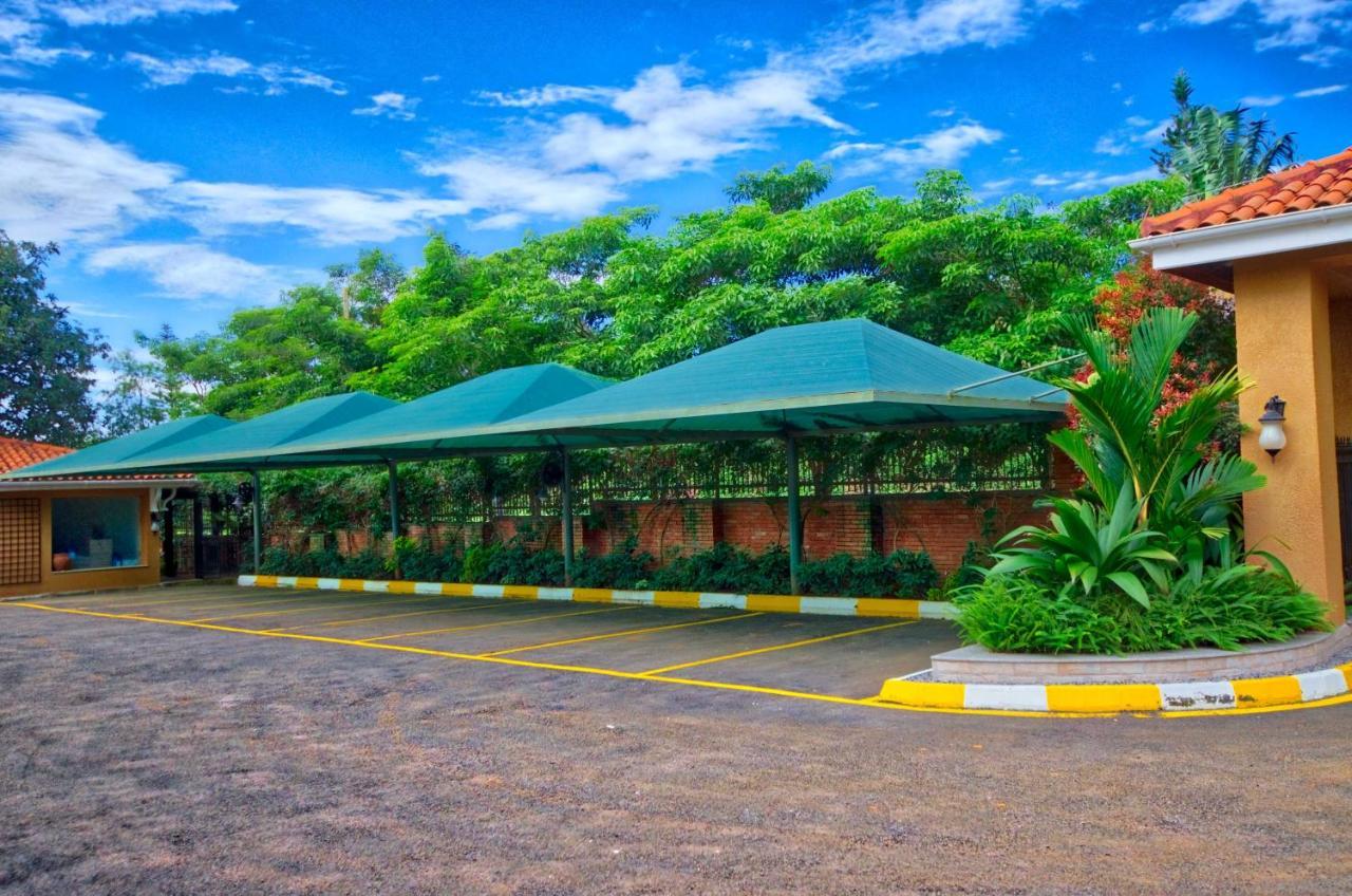 No 5 Boutique Hotel Limited Entebbe Esterno foto